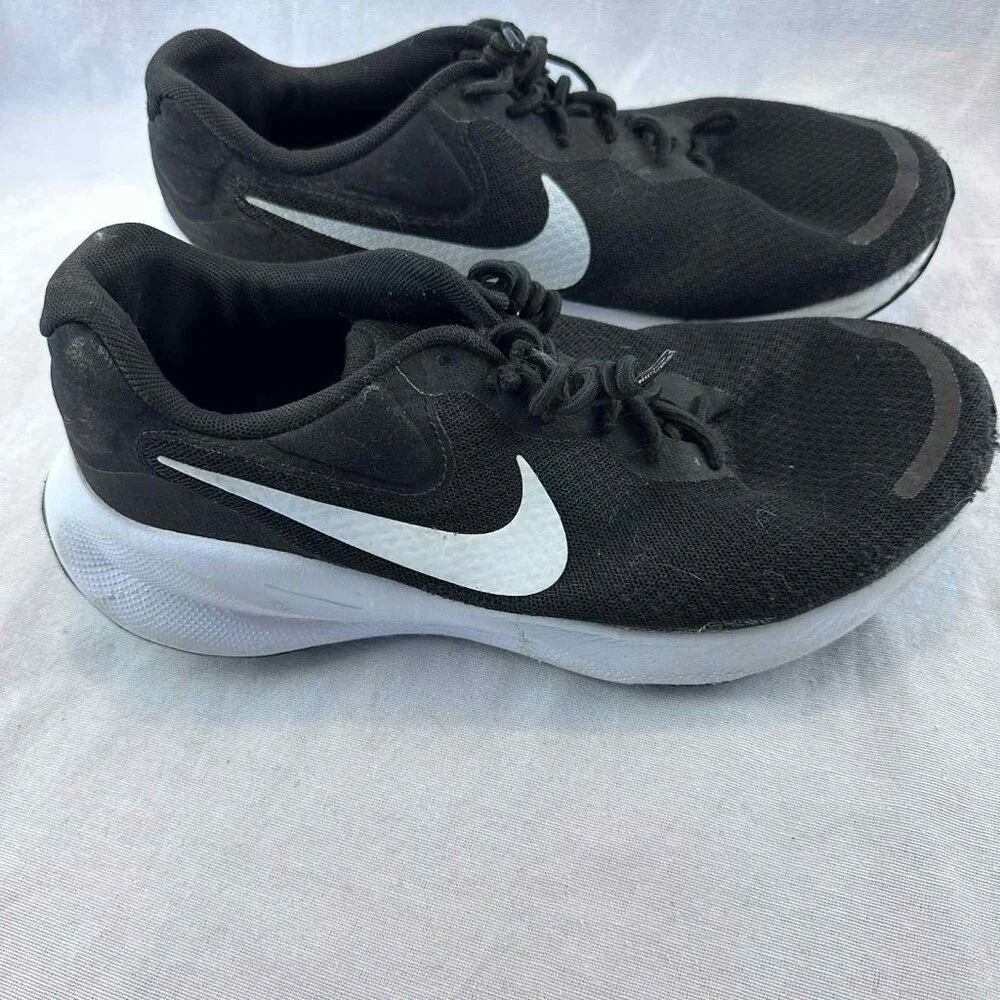 Nike Revolution 6 Women’s Running Shoes – Black/White –‎ Size 8W